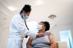 É Normal Minoxidil Coçar: Dermatite Atópica Minoxidil causou coceira, irritação e seborreia no couro cabeludo.